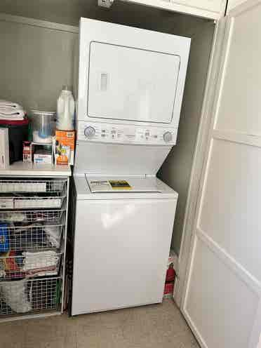 🏡Female Roommate Wanted ☮️