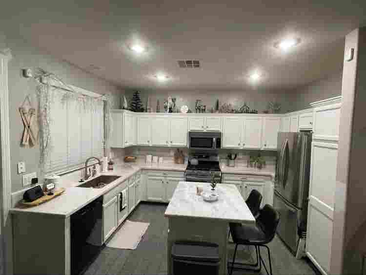 Looking for a roommate