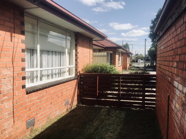 Residence in Reservoir