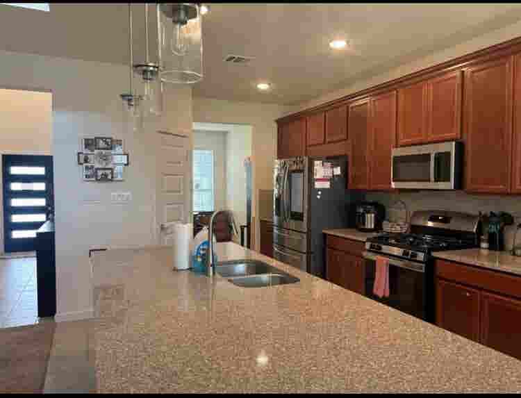 Renting 1 bedroom in Richmond $