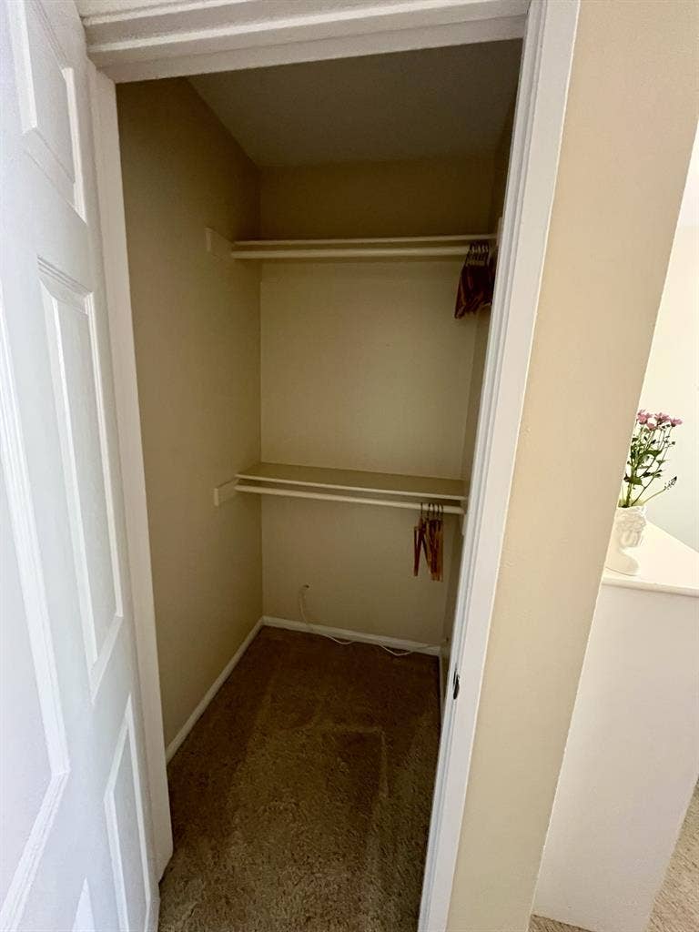Cozy, private bath in 4SRanch