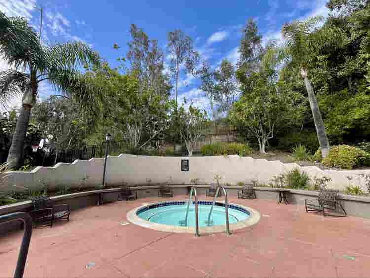 Cozy, private bath in 4SRanch