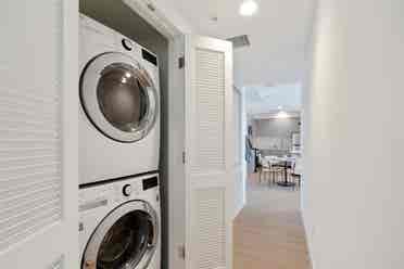 Private room + bathroom