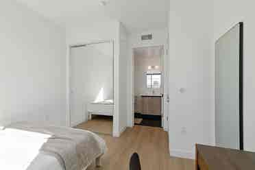 Private room + bathroom