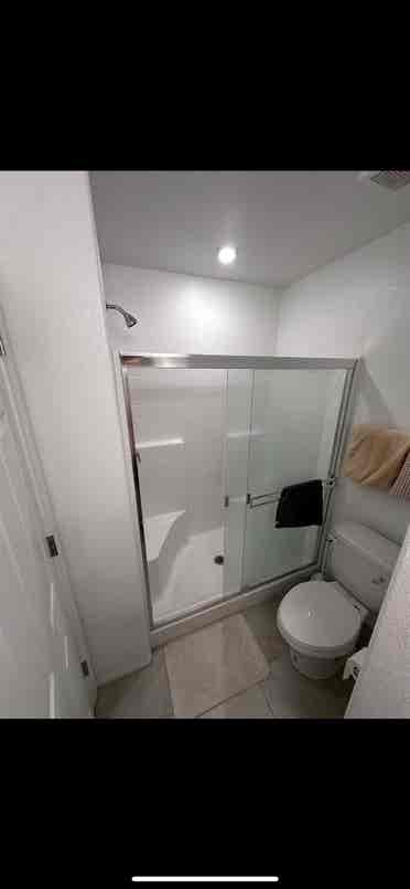 Master bedroom for rent!!