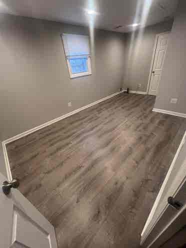 Room w/ ensuite bath - Somerville