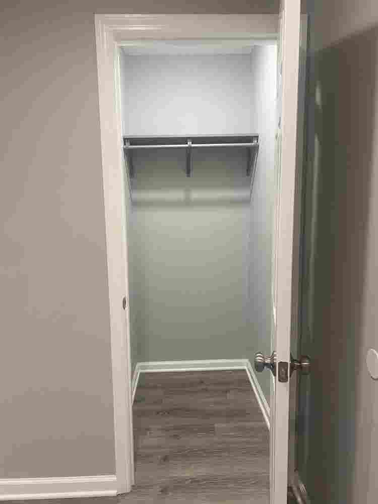 Room w/ ensuite bath - Somerville