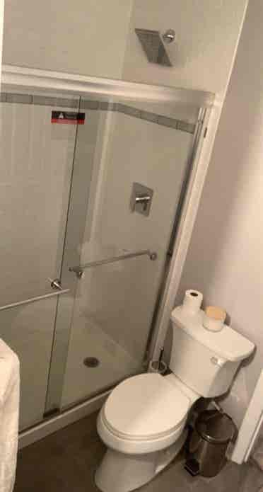 Room w/ ensuite bath - Somerville