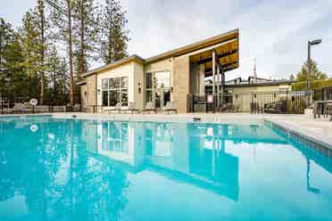 Male moving to Bend for school