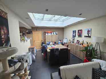 Room in the center of Sint-Niklaas.
