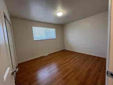 Furnished room