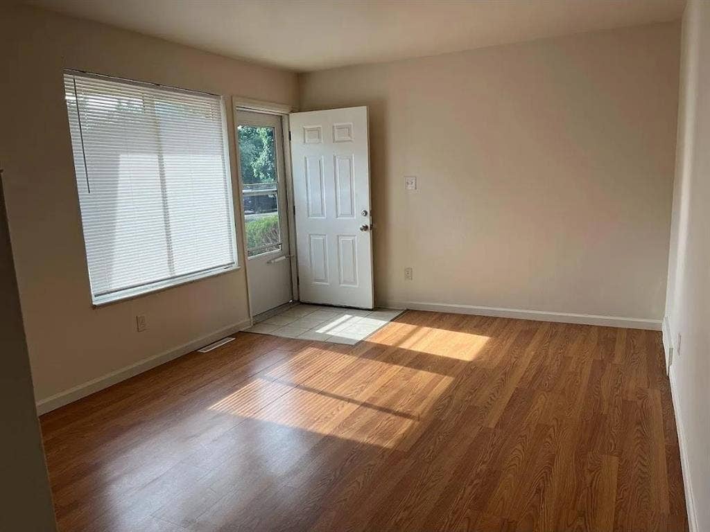 Furnished room