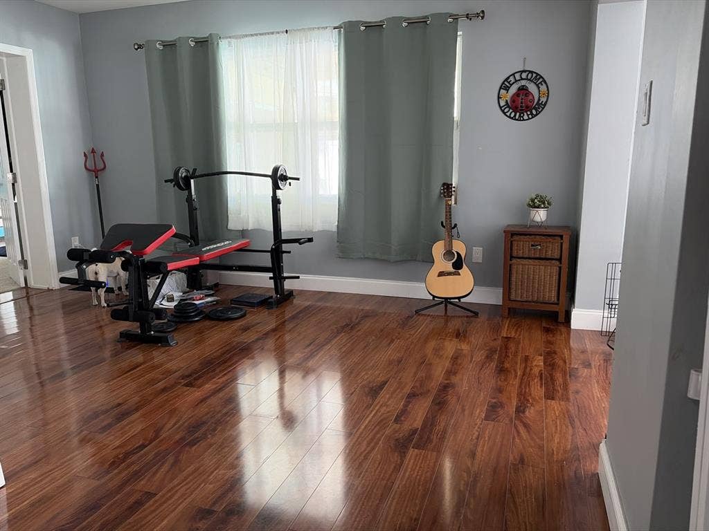 Fully furnished room with a pool!