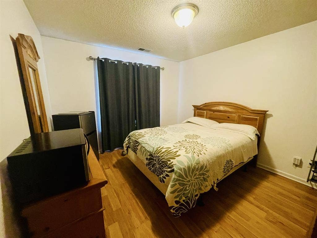 Room for rent in Family Home
