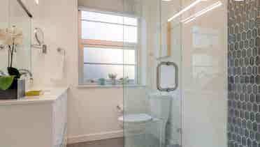 furnished bed/bath in west end!