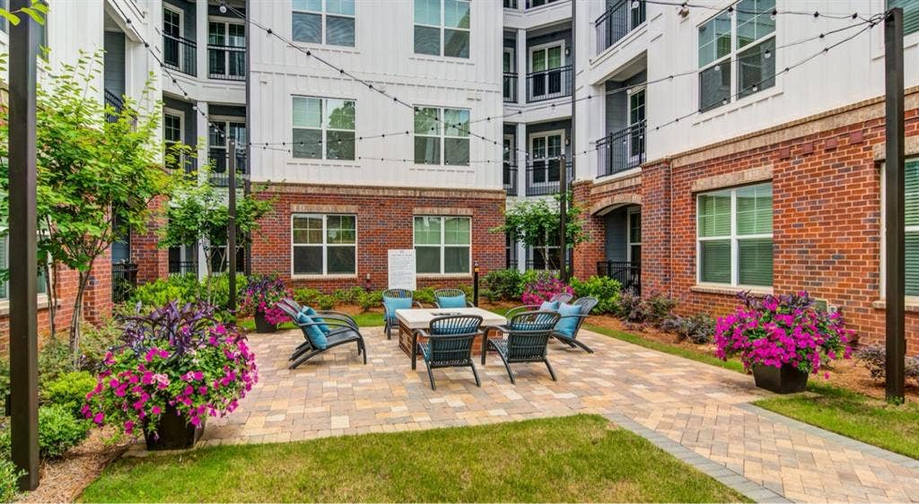 Room Available in Luxury Apartment