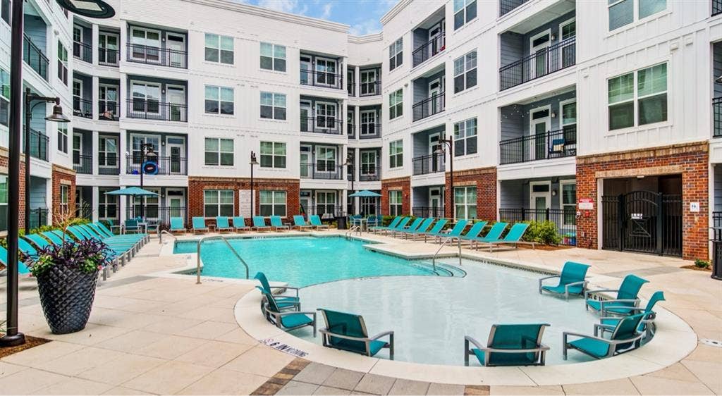 Room Available in Luxury Apartment