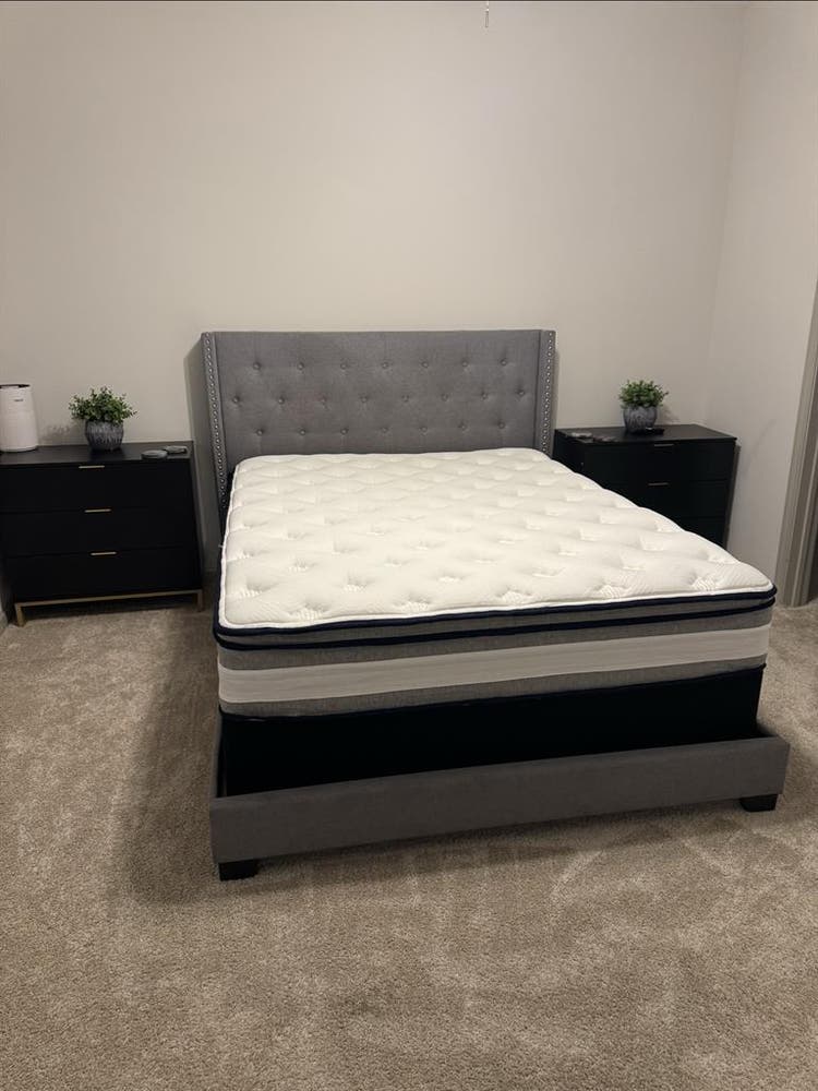 Room Available in Luxury Apartment