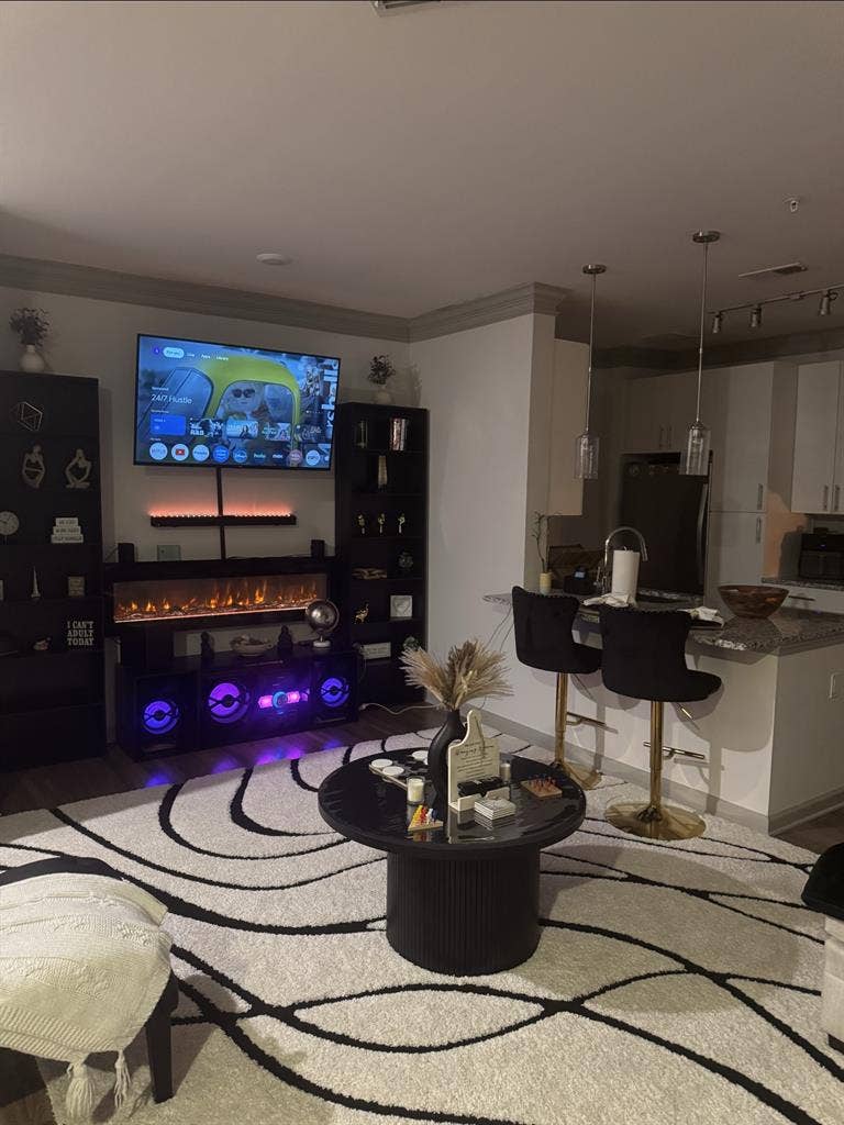 Room Available in Luxury Apartment
