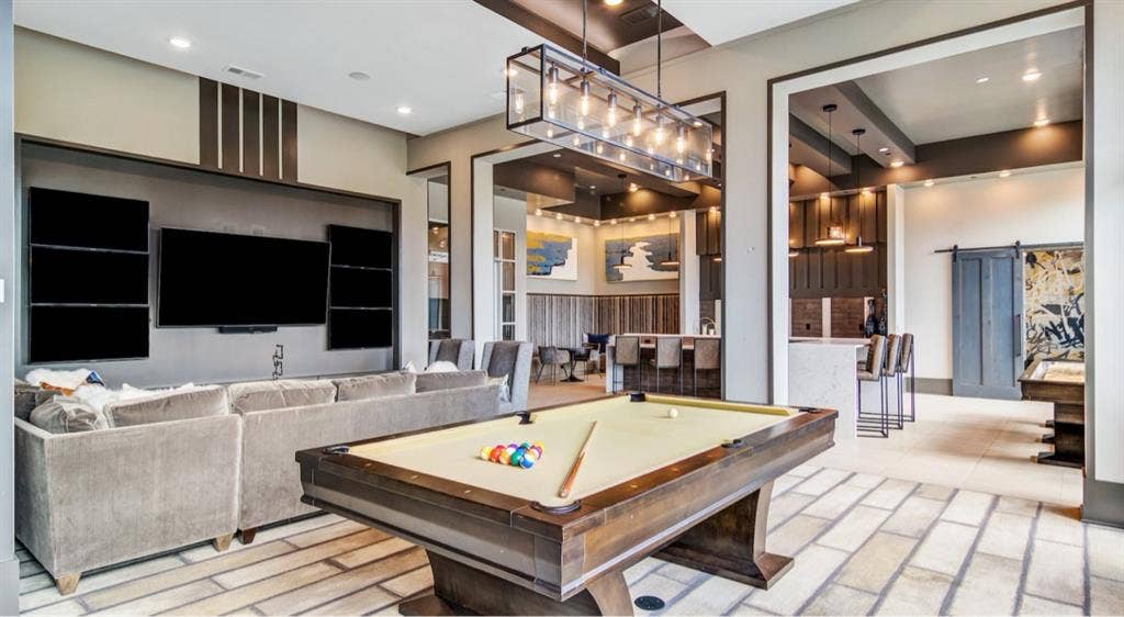 Room Available in Luxury Apartment