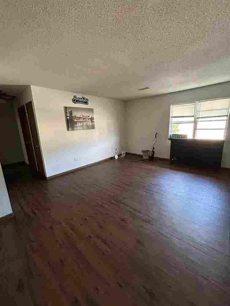 2 BEDROOM, looking for ROOMMATE
