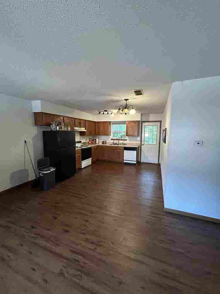 2 BEDROOM, looking for ROOMMATE
