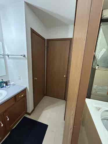 2 BEDROOM, looking for ROOMMATE