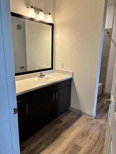 B Apartment for Sublease