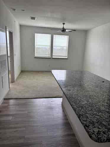 B Apartment for Sublease