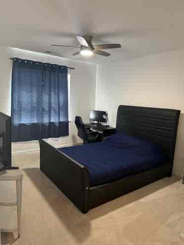 Private room in Virginia Beach