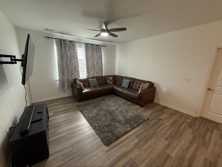 Private room in Virginia Beach