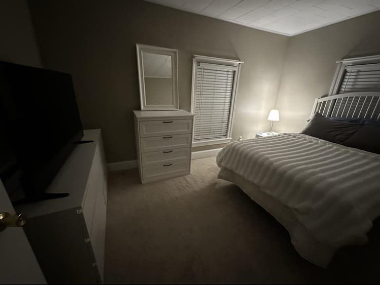 Looking for a roommate- Lowell MA