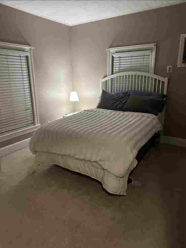 Looking for a roommate- Lowell MA