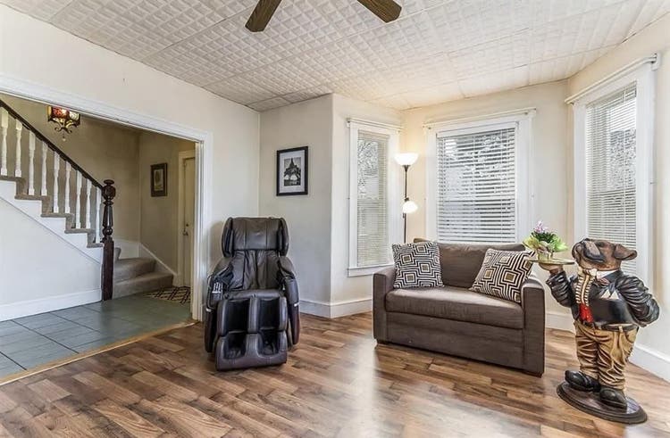 Looking for a roommate- Lowell MA