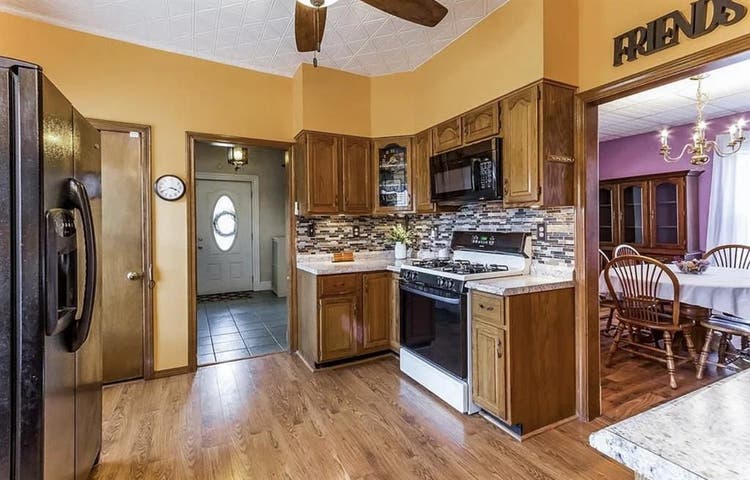 Looking for a roommate- Lowell MA