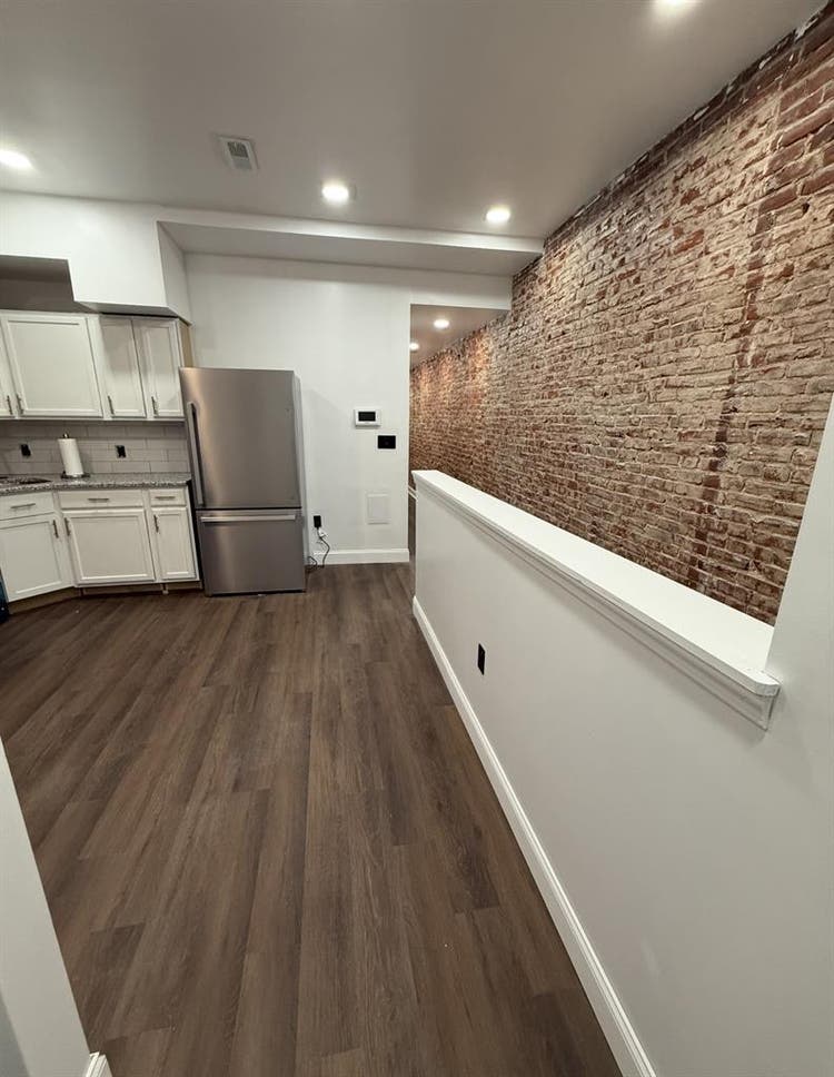 ROOMS FOR RENT