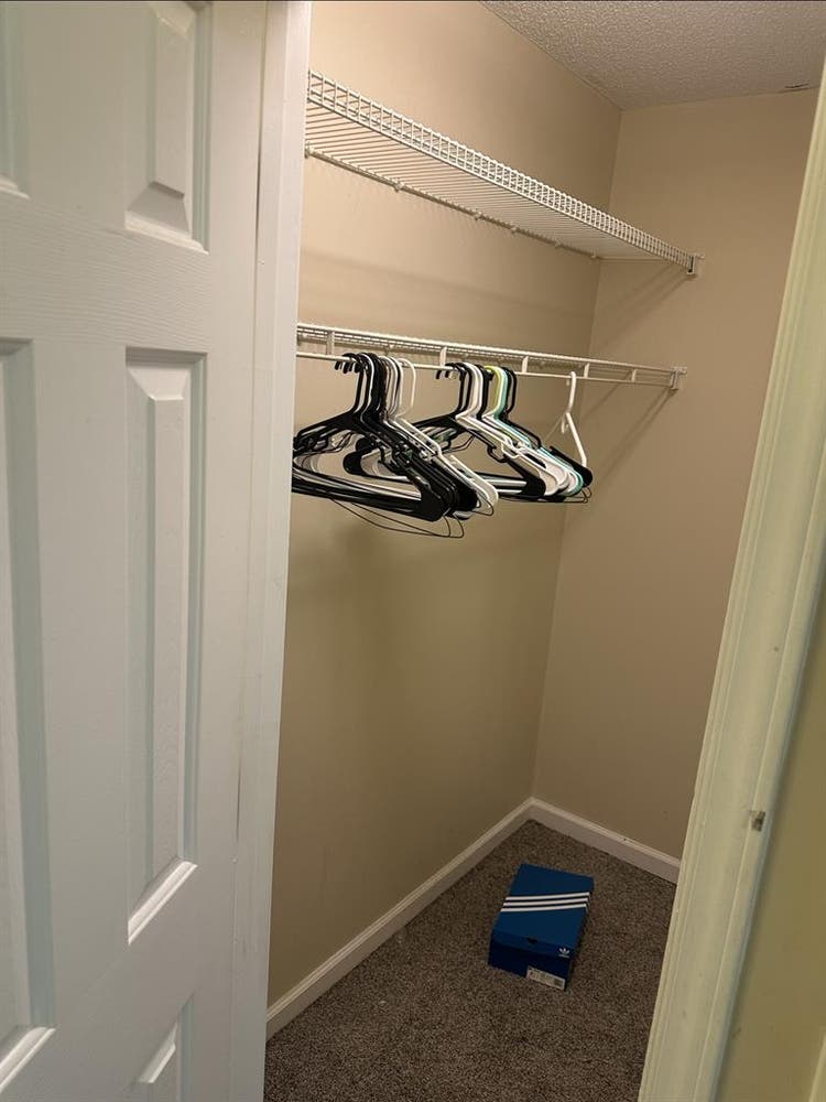 Room for rent - ASAP
