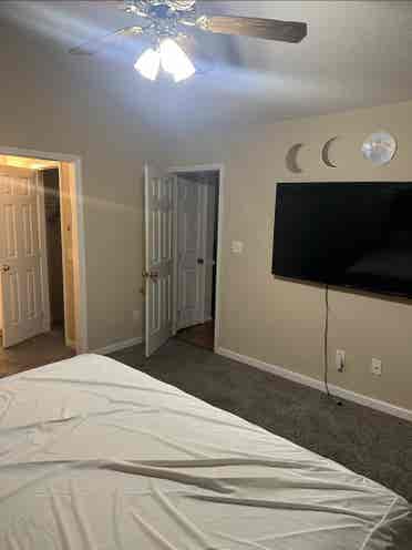 Room for rent - ASAP