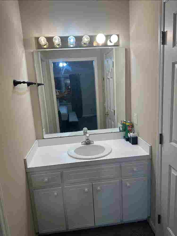 Room for rent - ASAP