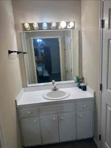 Room for rent - ASAP