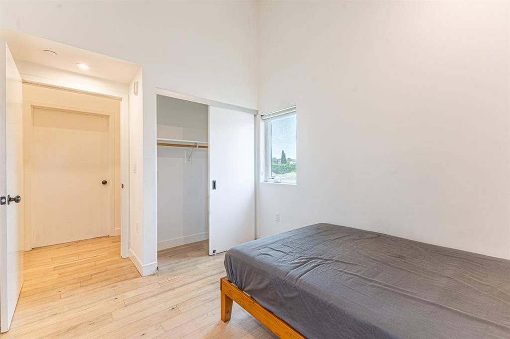 1 BR in Los Angeles