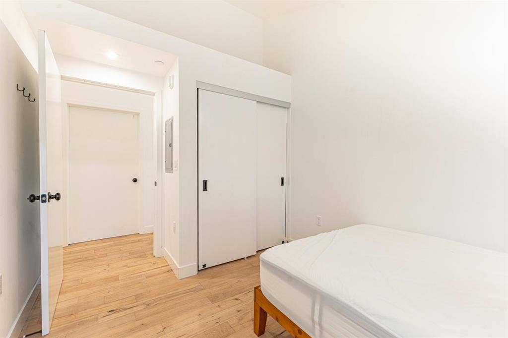 1 BR in Los Angeles