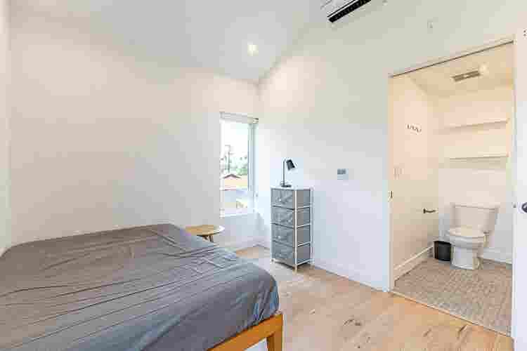 1 BR in Los Angeles