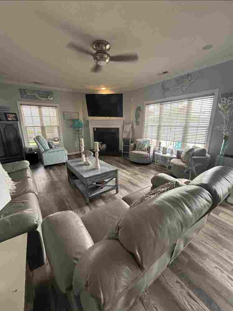 Gorgeous lakefront home