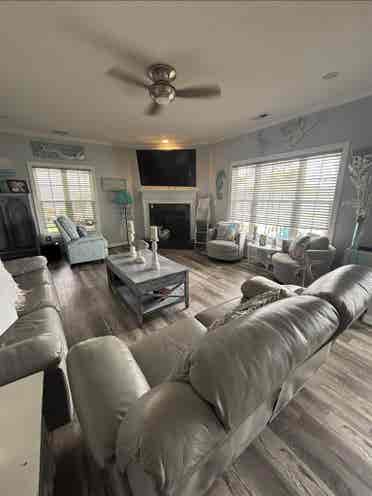 Gorgeous lakefront home