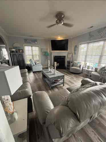 Gorgeous lakefront home