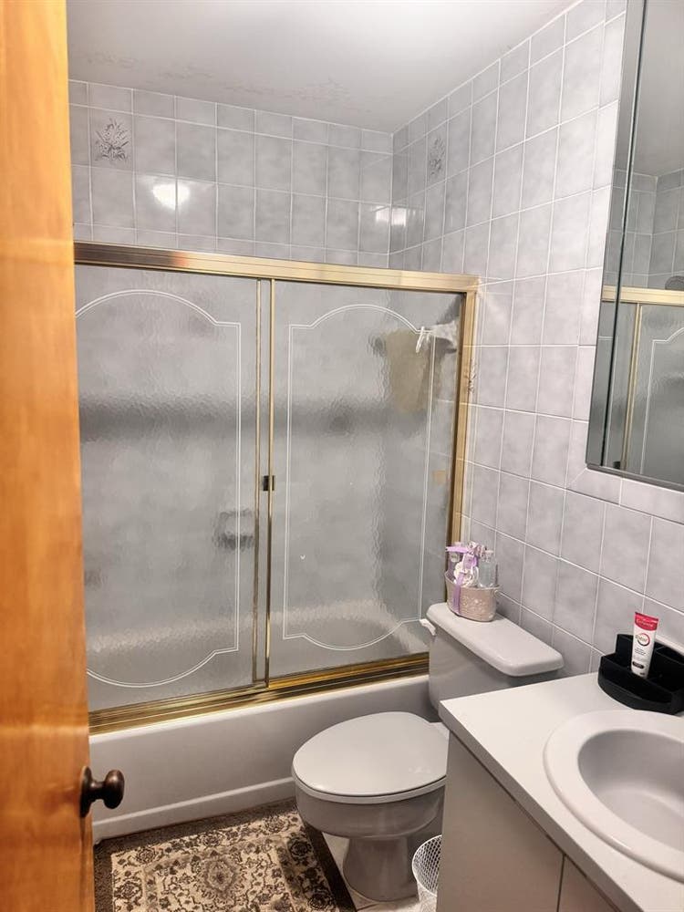 Roommate needed-