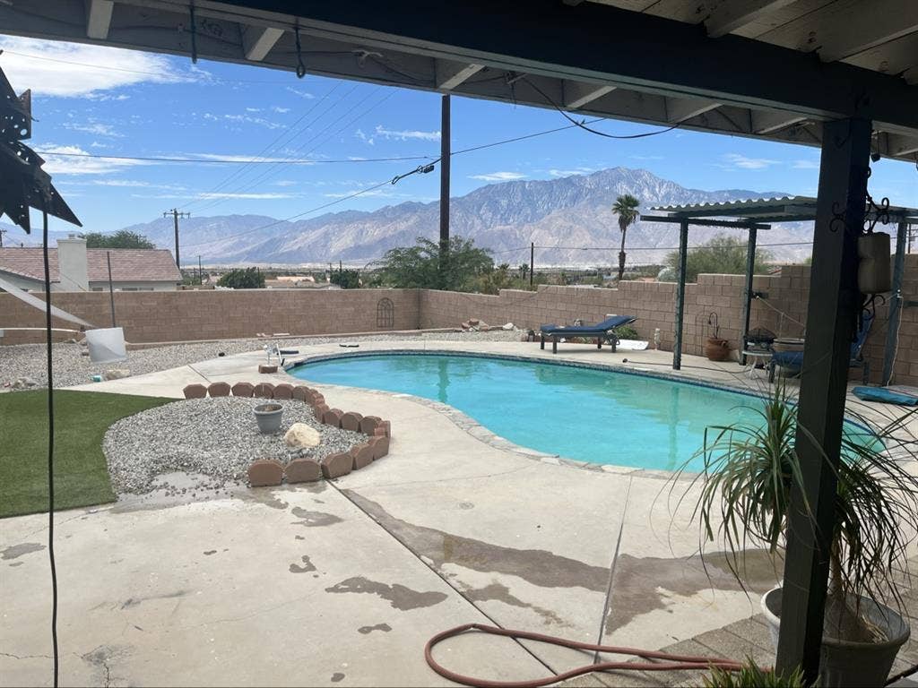 House with Pool & Great View!