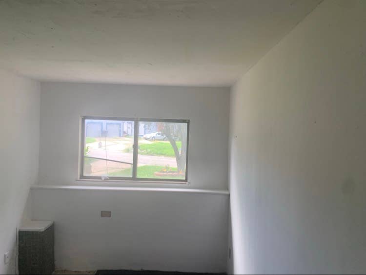 Room for rent or share my home