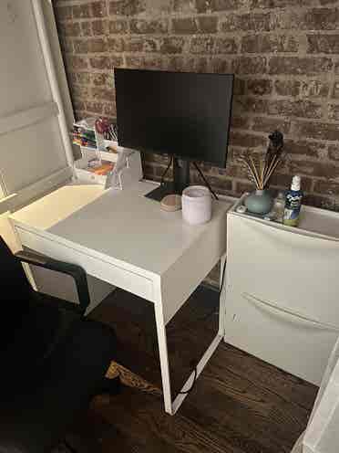 Renting Room Asap - Upper East side